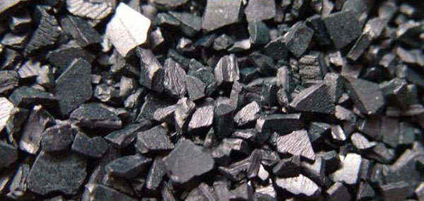 ����Դɫ��̿�ڼӹ��ĺ�ɫɫƬ